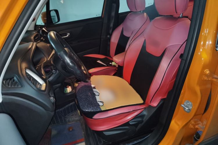 Used Jeep Renegade 2018 Connected Large Screen Version 180T Automatic High-Energy Edition Left Front Seat