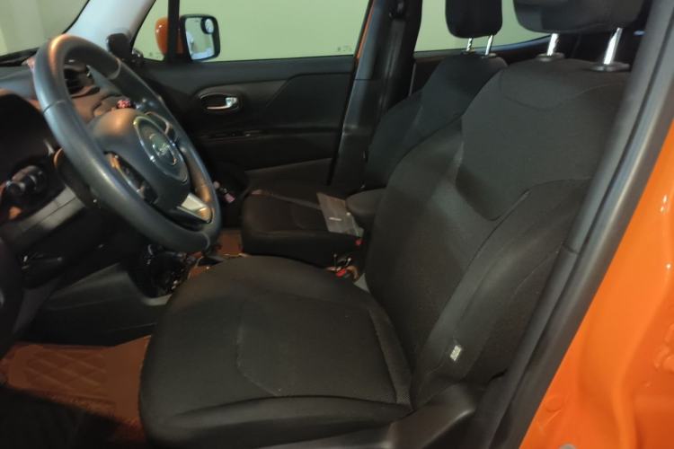 Used Jeep Renegade 2018 Connected Large Screen Version 180T Automatic High-Energy Edition Left Front Seat