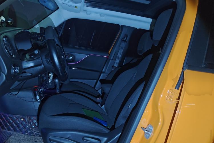 Used Jeep Renegade 2018 Connected Large Screen Version 180T Automatic High-Energy Edition Left Front Seat