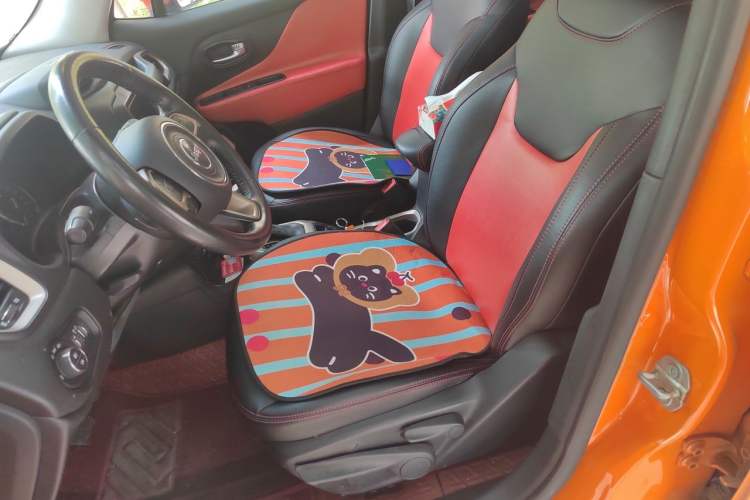 Used Jeep Renegade 2018 Connected Large Screen Version 180T Automatic Jingneng Version Left Front Seat