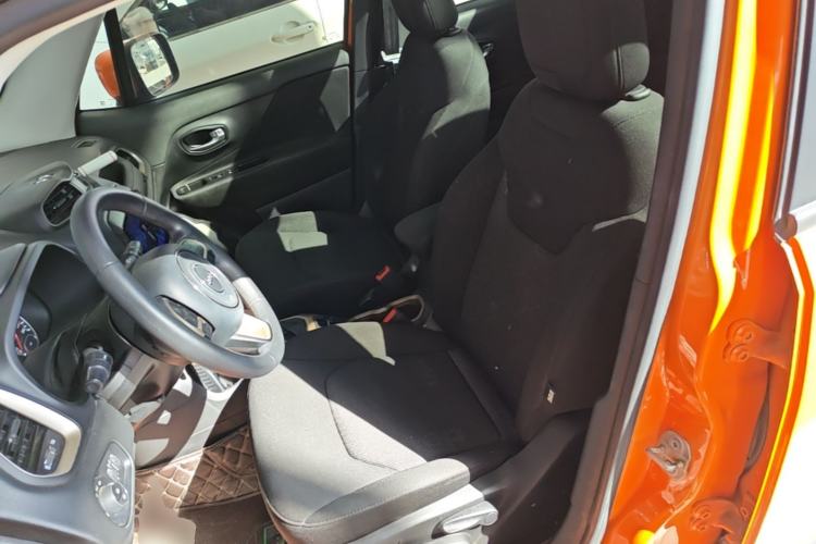 Used Jeep Renegade 2018 Connected Large Screen Version 180T Automatic High-Energy Edition Left Front Seat