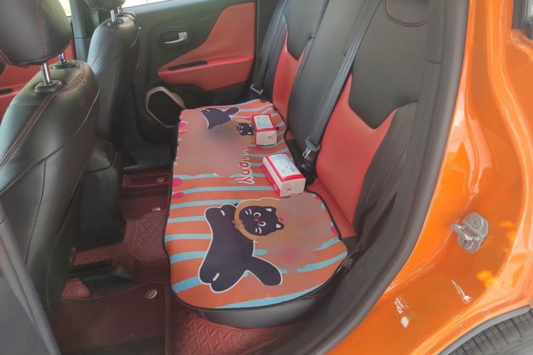 Used Jeep Renegade 2018 Connected Large Screen Version 180T Automatic Jingneng Version Left Rear Seat