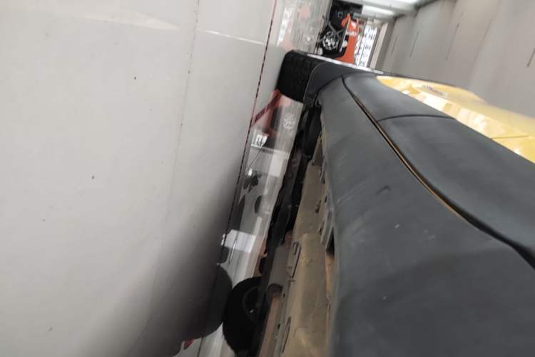 Used Jeep Renegade 2018 Connected Large Screen Version 180T Automatic High-Energy Edition Left Side Sill