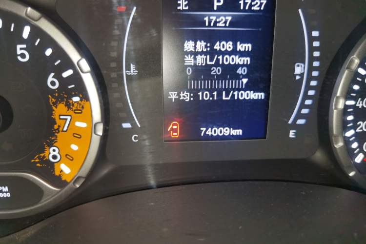 Used Jeep Renegade 2018 Connected Large Screen Version 180T Automatic High-Energy Edition Odometer Close Up