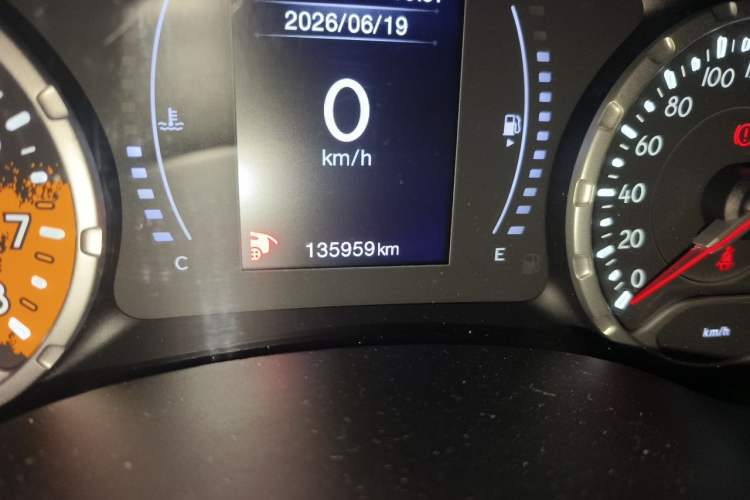 Used Jeep Renegade 2018 Connected Large Screen Version 180T Automatic High-Energy Edition Odometer Close Up