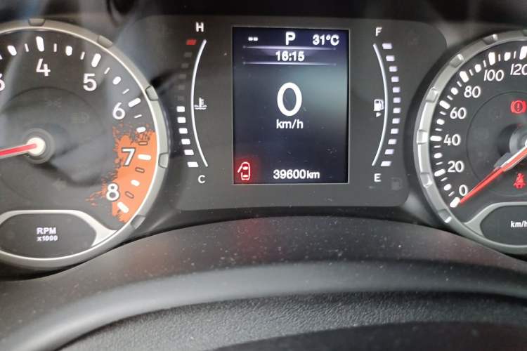 Used Jeep Renegade 2018 Connected Large Screen Version 180T Automatic Jingneng Version Odometer Close Up