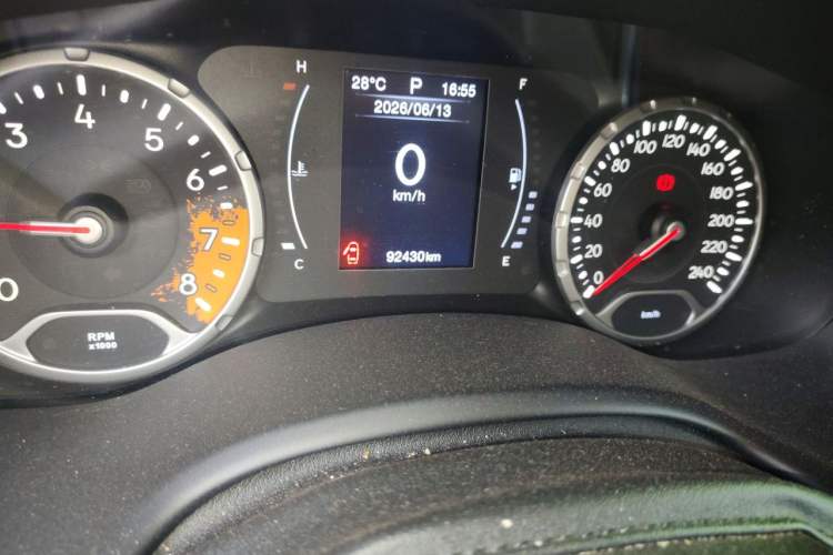 Used Jeep Renegade 2018 Connected Large Screen Version 180T Automatic High-Energy Edition Odometer Close Up