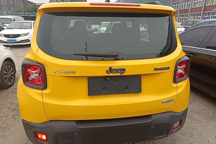 Used Jeep Renegade 2018 Connected Large Screen Version 180T Automatic High-Energy Edition Rear