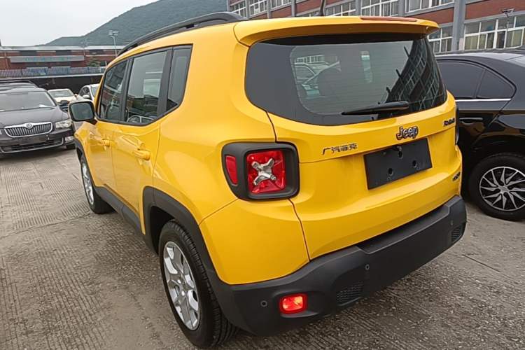 Used Jeep Renegade 2018 Connected Large Screen Version 180T Automatic High-Energy Edition Rear Left 45 Deg