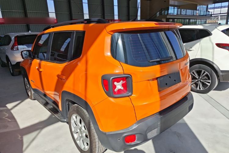 Used Jeep Renegade 2018 Connected Large Screen Version 180T Automatic High-Energy Edition Rear Left 45 Deg