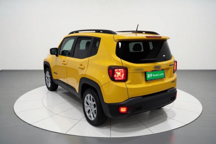 Used Jeep Renegade 2018 Connected Large Screen Version 180T Automatic High-Energy Edition Rear Left 45 Deg