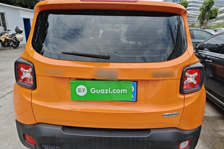 Used Jeep Renegade 2018 Connected Large Screen Version 180T Automatic High-Energy Edition Rear