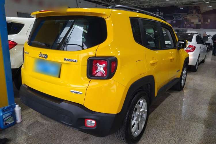 Used Jeep Renegade 2018 Connected Large Screen Version 180T Automatic High-Energy Edition Rear Right 45 Deg