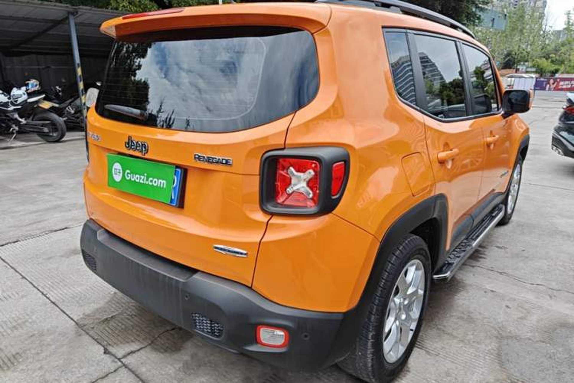 Used Jeep Renegade 2018 Connected Large Screen Version 180T Automatic High-Energy Edition Rear Right 45 Deg