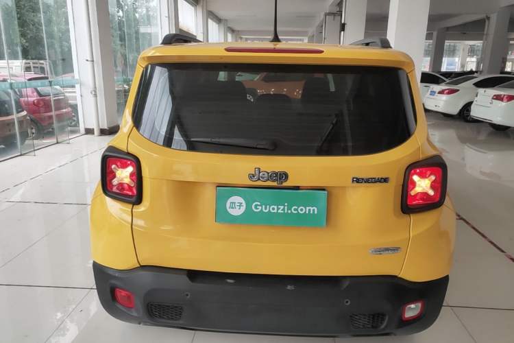 Used Jeep Renegade 2018 Connected Large Screen Version 180T Automatic High-Energy Edition Rear