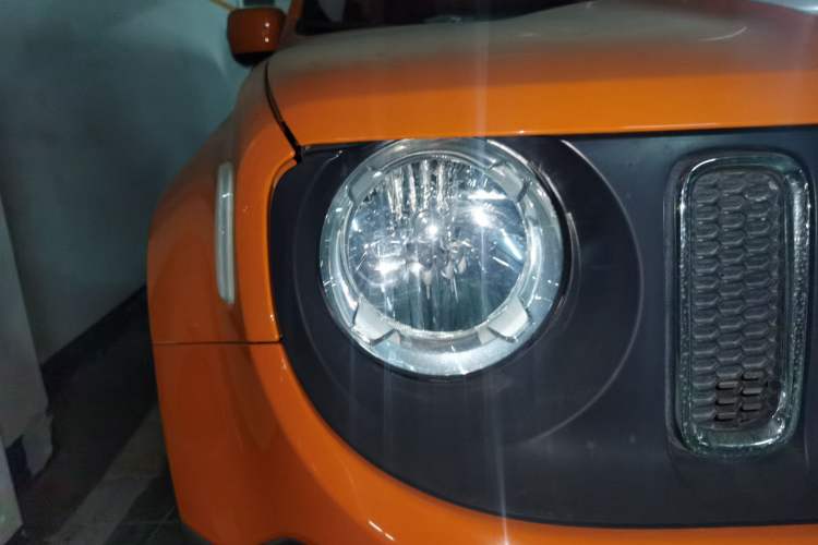Used Jeep Renegade 2018 Connected Large Screen Version 180T Automatic High-Energy Edition Right Front Headlight