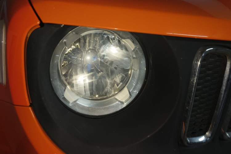 Used Jeep Renegade 2018 Connected Large Screen Version 180T Automatic High-Energy Edition Right Front Headlight