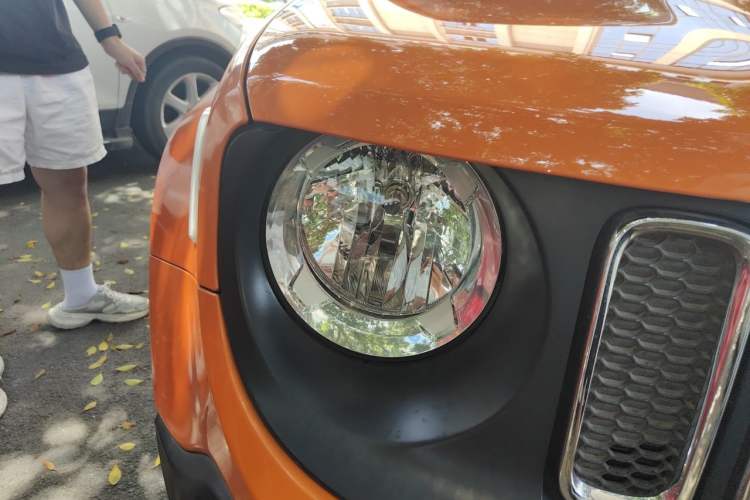 Used Jeep Renegade 2018 Connected Large Screen Version 180T Automatic High-Energy Edition Right Front Headlight
