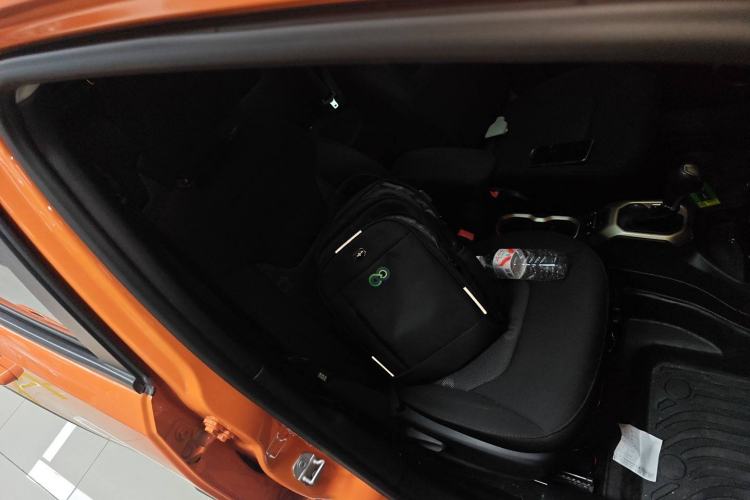 Used Jeep Renegade 2018 Connected Large Screen Version 180T Automatic High-Energy Edition Right Front Seat