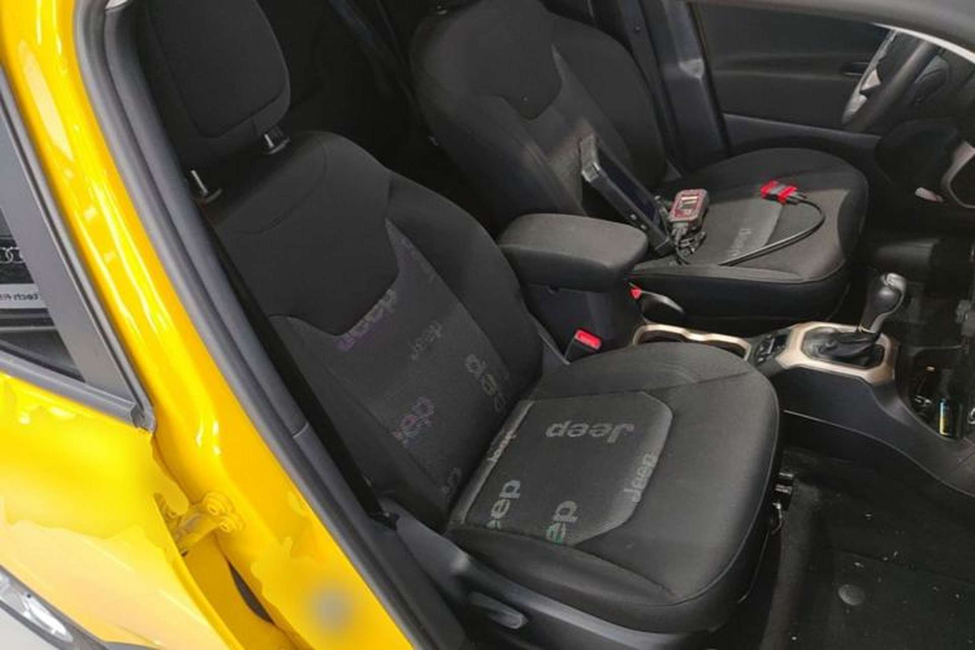 Used Jeep Renegade 2018 Connected Large Screen Version 180T Automatic High-Energy Edition Right Front Seat