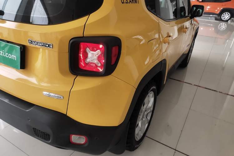 Used Jeep Renegade 2018 Connected Large Screen Version 180T Automatic High-Energy Edition Right Rear Taillight