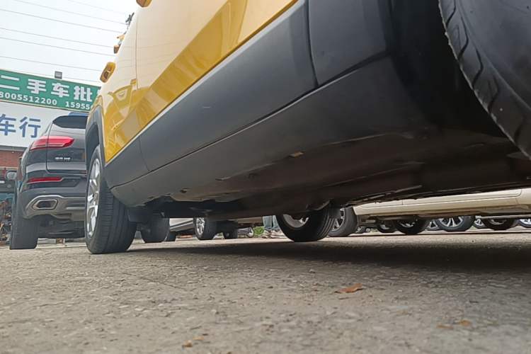 Used Jeep Renegade 2018 Connected Large Screen Version 180T Automatic High-Energy Edition Right Side Sill