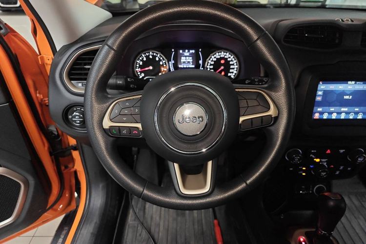 Used Jeep Renegade 2018 Connected Large Screen Version 180T Automatic High-Energy Edition Steering Wheel