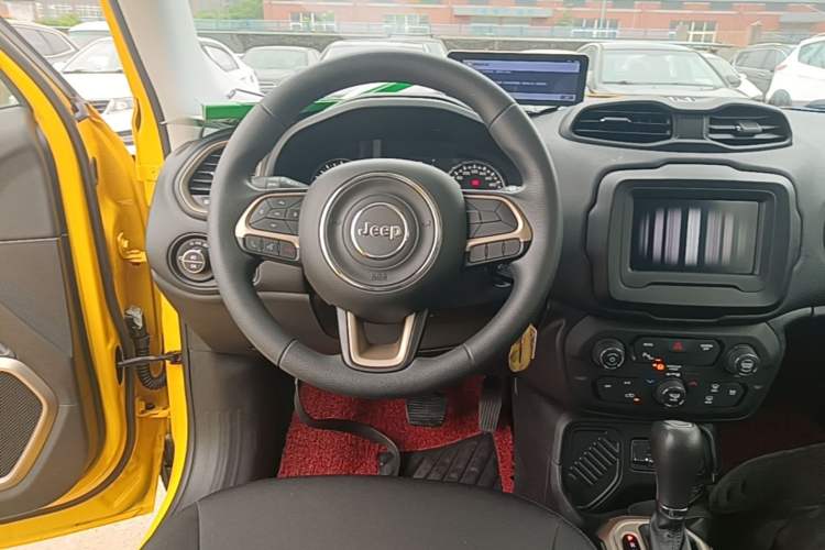 Used Jeep Renegade 2018 Connected Large Screen Version 180T Automatic High-Energy Edition Steering Wheel