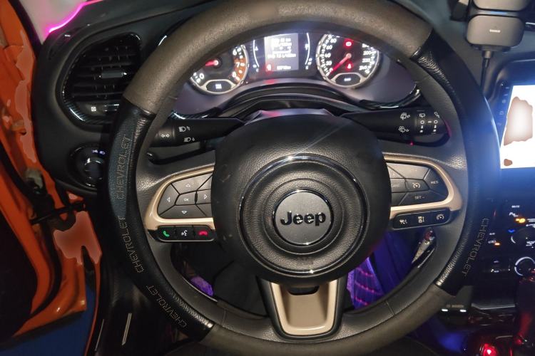 Used Jeep Renegade 2018 Connected Large Screen Version 180T Automatic High-Energy Edition Steering Wheel