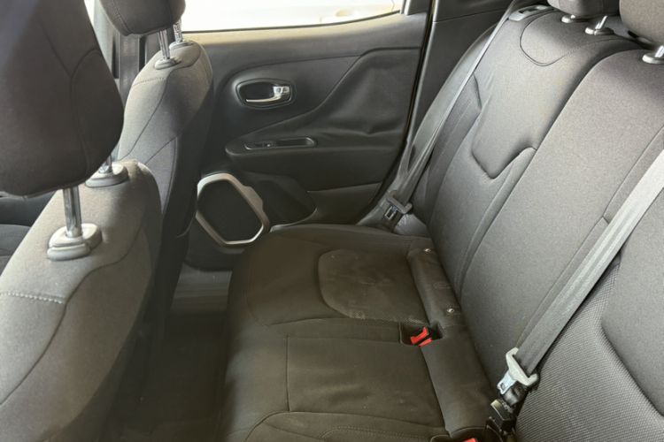 Used Jeep Renegade 2018 Connected Large Screen Version 180T Automatic High-Energy Edition Steering Wheel