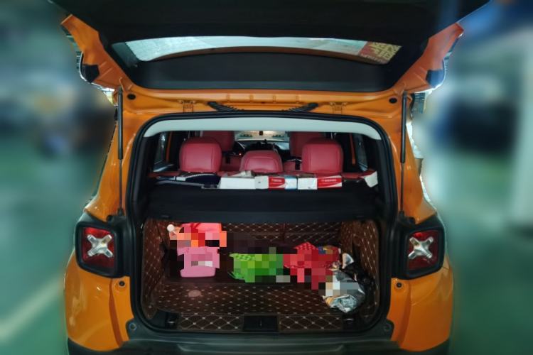 Used Jeep Renegade 2018 Connected Large Screen Version 180T Automatic High-Energy Edition Trunk
