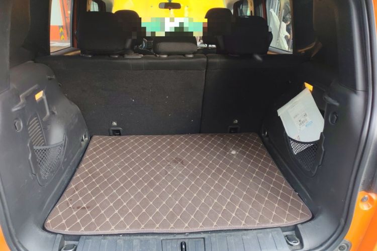 Used Jeep Renegade 2018 Connected Large Screen Version 180T Automatic High-Energy Edition Trunk