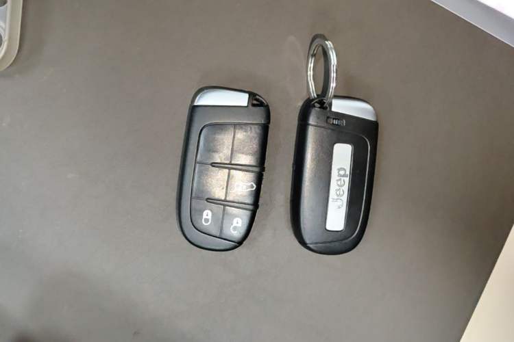Used Jeep Renegade 2018 Connected Large Screen Version 180T Automatic Jingneng Version Vehicle Key