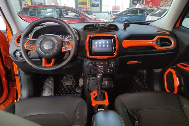 Used Jeep Renegade 2019 220T Automatic Elite Edition Center Console