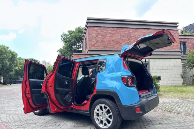 Used Jeep Renegade 2019 220T Automatic Leading Edition Exterior 9