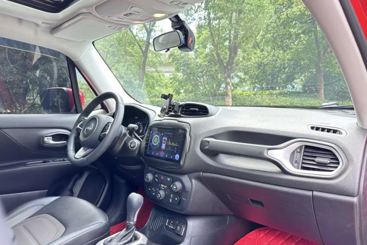 Used Jeep Renegade 2019 220T Automatic Leading Edition Interior 1