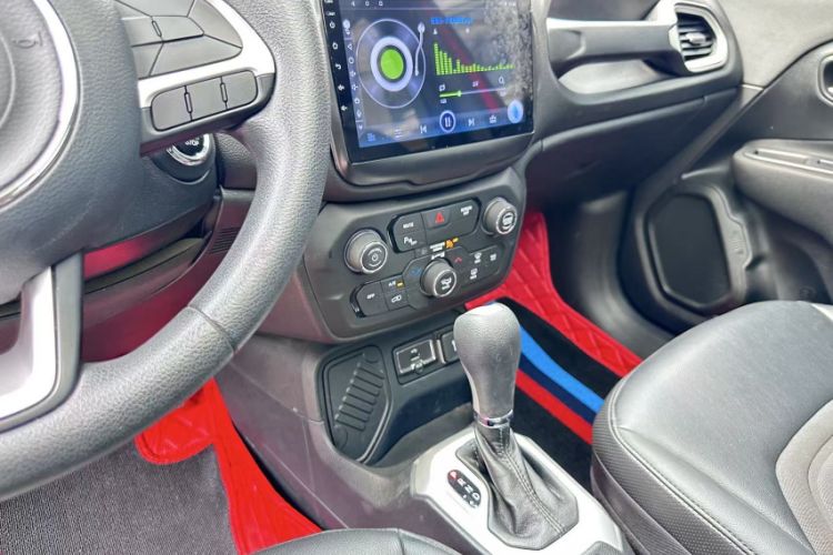 Used Jeep Renegade 2019 220T Automatic Leading Edition Interior 2