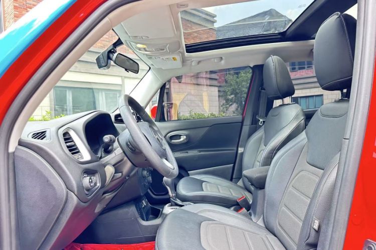 Used Jeep Renegade 2019 220T Automatic Leading Edition Interior 3