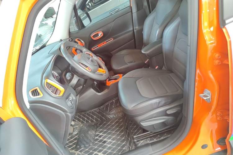 Used Jeep Renegade 2019 220T Automatic Elite Edition Left Front Seat