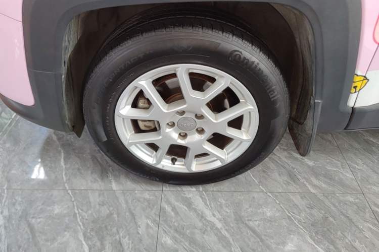 Used Jeep Renegade 2019 220T Automatic Elite Edition Left Front Wheel Hub