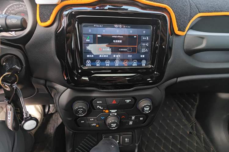 Used Jeep Renegade 2019 220T Automatic Leading Edition Audio And AC Panel