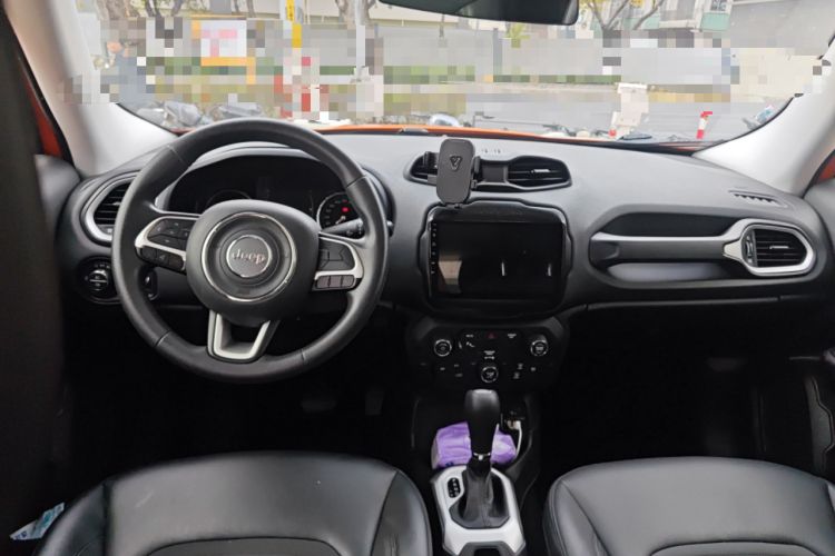 Used Jeep Renegade 2019 220T Automatic Leading Edition Center Console