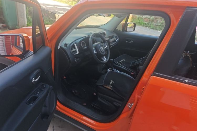Used Jeep Renegade 2019 220T Automatic Leading Edition Driver Seat