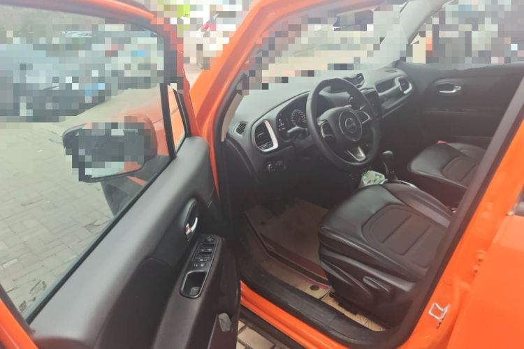 Used Jeep Renegade 2019 220T Automatic Leading Edition Driver Seat