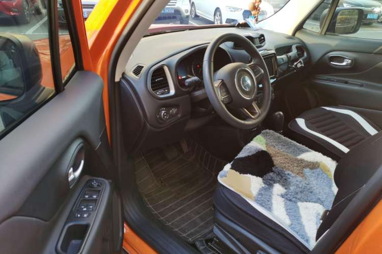 Used Jeep Renegade 2019 220T Automatic Elite Edition Driver Seat