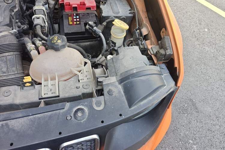 Used Jeep Renegade 2019 220T Automatic Leading Edition Engine Bay Left