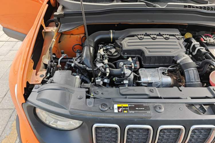 Used Jeep Renegade 2019 220T Automatic Leading Edition Engine Bay Right