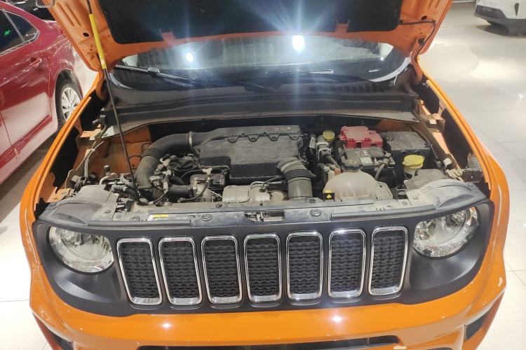 Used Jeep Renegade 2019 220T Automatic Leading Edition Engine Bay