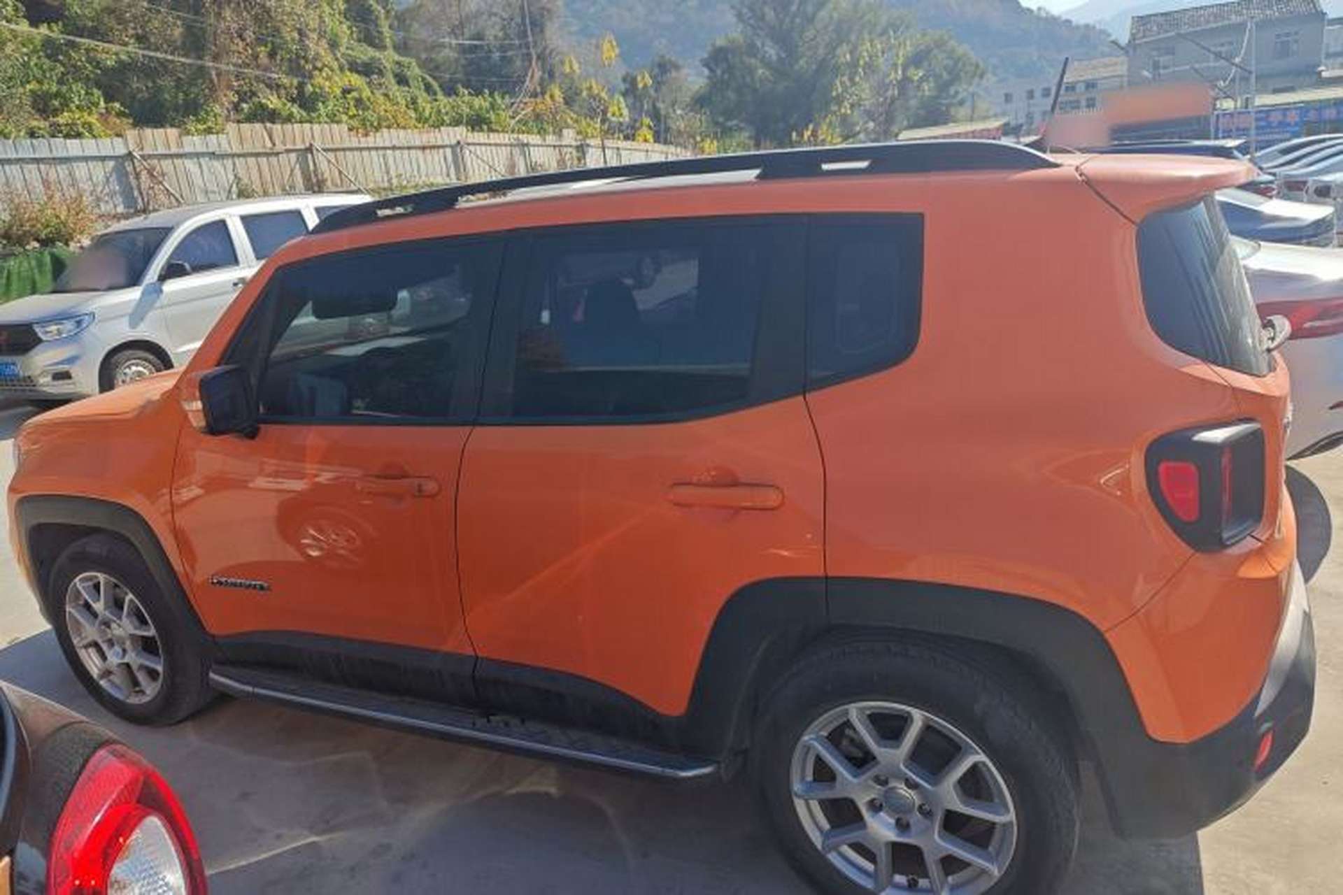 Used Jeep Renegade 2019 220T Automatic Leading Edition Exterior 3
