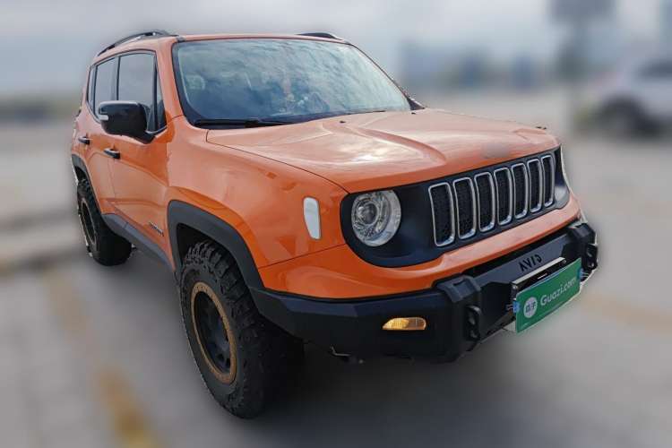 Used Jeep Renegade 2019 220T Automatic Leading Edition Front Right 45 Deg